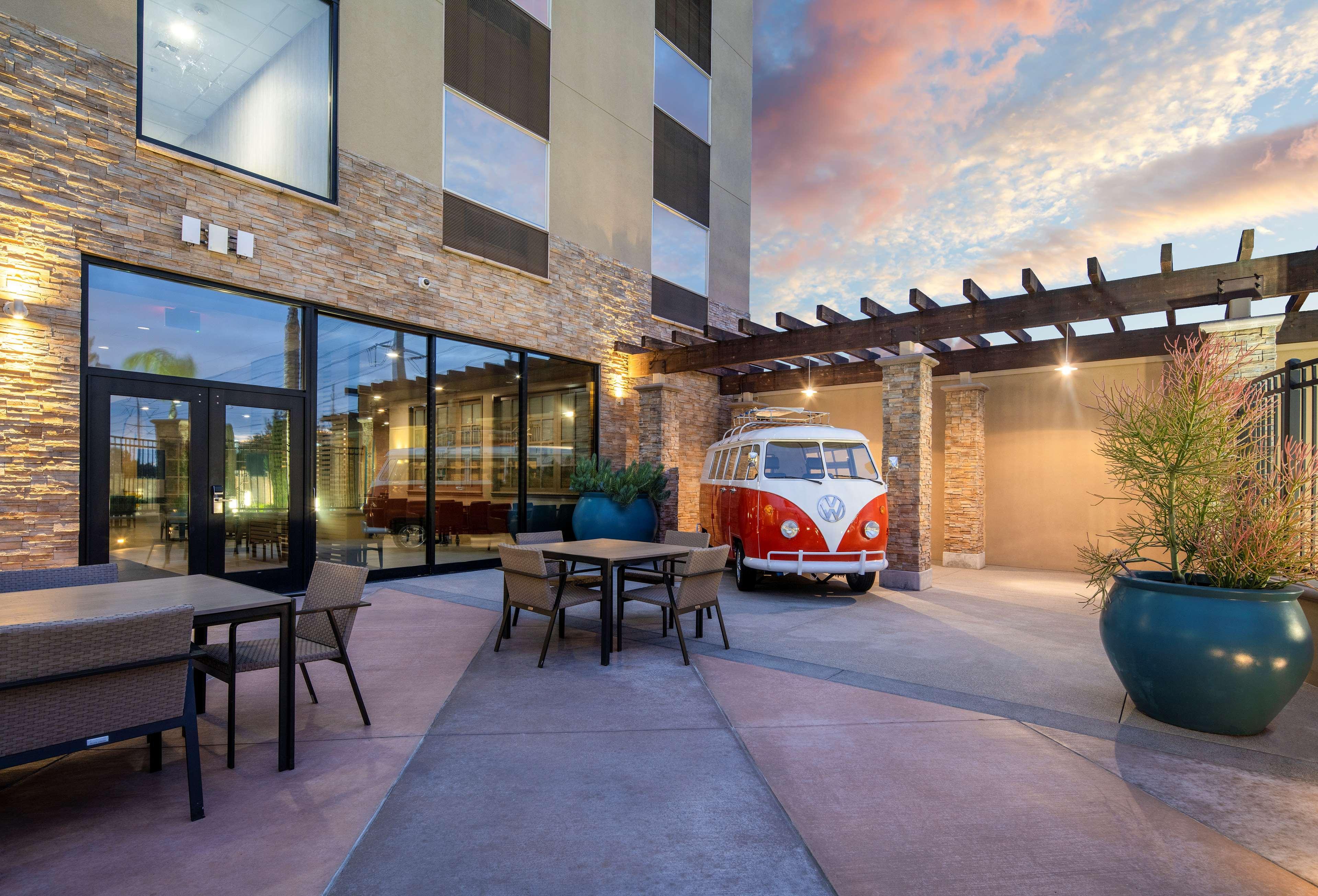 Suncoast Hotel Anaheim, Tapestry Collection By Hilton Exterior foto